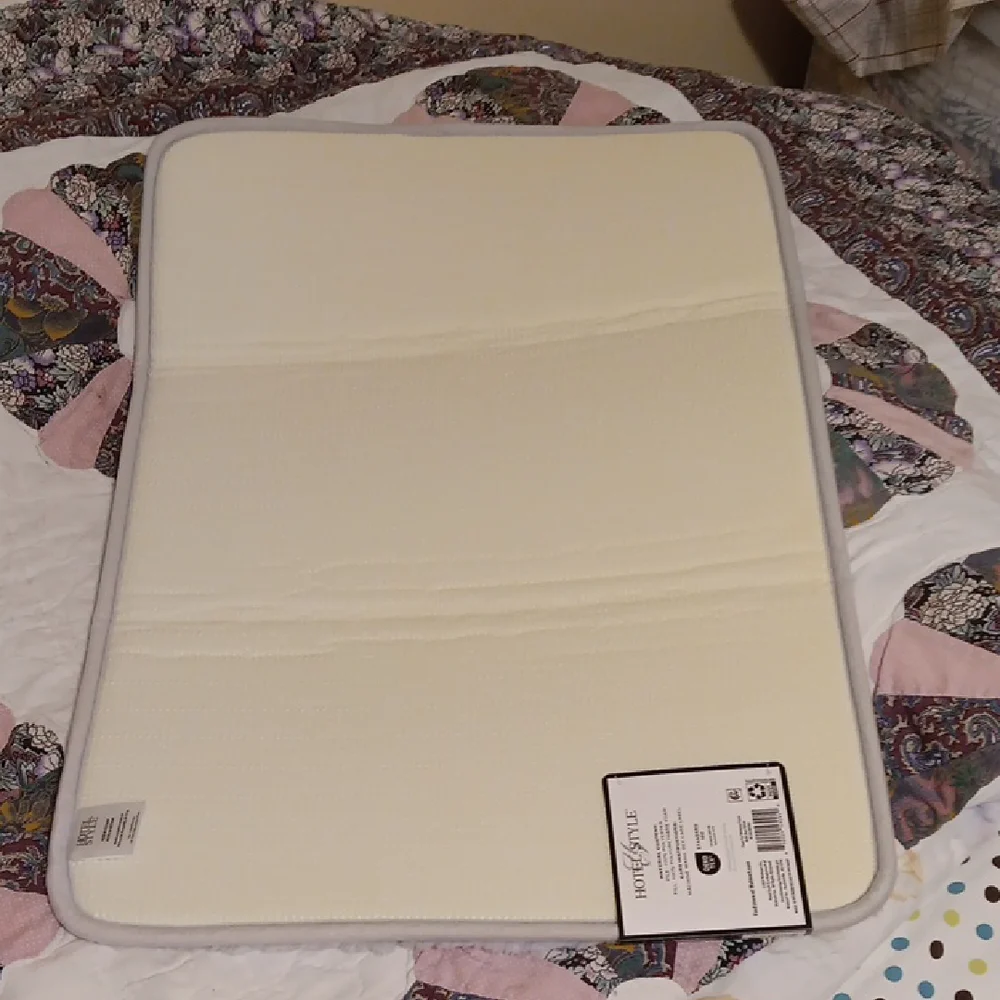 Plush Gray Bath Mat